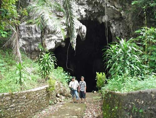 Goa Ngantap Wonogiri, 1. Alun Alun Giri Krida Bakti, 2. Pantai Nampu, 3. Pantai Banyutowo, 4. Pantai Sembukan, 5. Waduk Gajah Mungkur, 6. Air Terjun Setren Girimanik, 7. Goa Putri Kencono, 8. Papan Luncur Gantole,  9. Museum Karst Dunia Wonogiri, 10. Wisata Spiritual Kahyangan, 11. Museum Wayang Indonesia, 12. Sendang Asri Waduk Gajah Mungkur, 13. Alas Kethu, 14. Bukit Cumbri, 15.  Wisata Air Telaga Rowo Batuwarno, 16. Telaga Claket Selogiri, 17. Goa Ngantap Wonogiri, 18. Gua Maria, 19. Jurug Kemukus, 20. Pantai Dadapan, 21. Air Terjun Kalimas, 22. Bukit Jonambang, 23. Desa Wisata Soko Gunung, 24. Pantai Klothok, 25. Pantai Puyangan, 26. Pantai Karang Bang, 27. Puncak Secokro, 28. Puncak Joglo Wonogiri, 29. Pantai Kwaru Gunturhargo Paranggupito, 30. Pantai Karang Payung, 31. Pantai Kali Mirah, 32. Pantai Njojogan, 33. Watu Cenik Wonogiri, 34. Taman Plintheng Semar, 35. Air Terjun Binangun Watu Jadah , 36. Hutan Pinus Bukit Suwondo, 37. Taman Wisata Tunggangan Jatiroto, 38. Monumen Bedol Desa, 39. Air Terjun Sanginan, 40. Kedung Areng Wonogiri, 41. Taman Ponten Wonogiri, 42. Ganthole Bawah (Menara Filter), 43. Tegal Simbah, 44. Istana Parnaraya, 45. Goa Resi, 46. Soko Langit