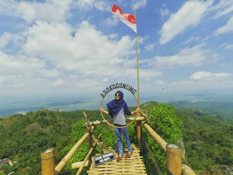Menara Pandang Soko Gunung, 1. Alun Alun Giri Krida Bakti, 2. Pantai Nampu, 3. Pantai Banyutowo, 4. Pantai Sembukan, 5. Waduk Gajah Mungkur, 6. Air Terjun Setren Girimanik, 7. Goa Putri Kencono, 8. Papan Luncur Gantole,  9. Museum Karst Dunia Wonogiri, 10. Wisata Spiritual Kahyangan, 11. Museum Wayang Indonesia, 12. Sendang Asri Waduk Gajah Mungkur, 13. Alas Kethu, 14. Bukit Cumbri, 15.  Wisata Air Telaga Rowo Batuwarno, 16. Telaga Claket Selogiri, 17. Goa Ngantap Wonogiri, 18. Gua Maria, 19. Jurug Kemukus, 20. Pantai Dadapan, 21. Air Terjun Kalimas, 22. Bukit Jonambang, 23. Desa Wisata Soko Gunung, 24. Pantai Klothok, 25. Pantai Puyangan, 26. Pantai Karang Bang, 27. Puncak Secokro, 28. Puncak Joglo Wonogiri, 29. Pantai Kwaru Gunturhargo Paranggupito, 30. Pantai Karang Payung, 31. Pantai Kali Mirah, 32. Pantai Njojogan, 33. Watu Cenik Wonogiri, 34. Taman Plintheng Semar, 35. Air Terjun Binangun Watu Jadah , 36. Hutan Pinus Bukit Suwondo, 37. Taman Wisata Tunggangan Jatiroto, 38. Monumen Bedol Desa, 39. Air Terjun Sanginan, 40. Kedung Areng Wonogiri, 41. Taman Ponten Wonogiri, 42. Ganthole Bawah (Menara Filter), 43. Tegal Simbah, 44. Istana Parnaraya, 45. Goa Resi, 46. Soko Langit