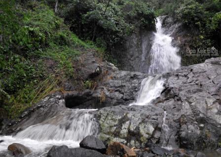 Wisata Air Terjun Kalibanteng Kudus