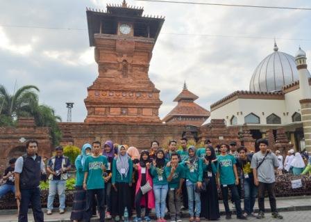 Wisata Releigi Menara Kudus