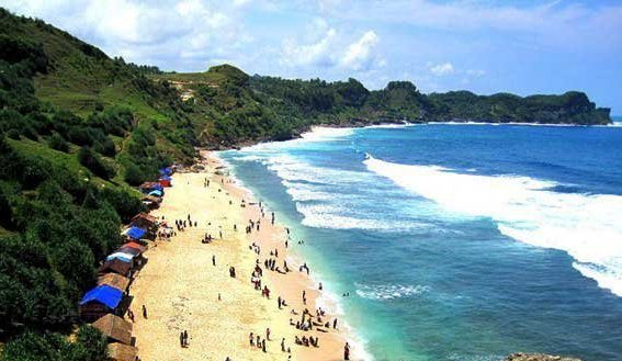 Wisata ke Pantai Nampu, 1. Alun Alun Giri Krida Bakti, 2. Pantai Nampu, 3. Pantai Banyutowo, 4. Pantai Sembukan, 5. Waduk Gajah Mungkur, 6. Air Terjun Setren Girimanik, 7. Goa Putri Kencono, 8. Papan Luncur Gantole,  9. Museum Karst Dunia Wonogiri, 10. Wisata Spiritual Kahyangan, 11. Museum Wayang Indonesia, 12. Sendang Asri Waduk Gajah Mungkur, 13. Alas Kethu, 14. Bukit Cumbri, 15.  Wisata Air Telaga Rowo Batuwarno, 16. Telaga Claket Selogiri, 17. Goa Ngantap Wonogiri, 18. Gua Maria, 19. Jurug Kemukus, 20. Pantai Dadapan, 21. Air Terjun Kalimas, 22. Bukit Jonambang, 23. Desa Wisata Soko Gunung, 24. Pantai Klothok, 25. Pantai Puyangan, 26. Pantai Karang Bang, 27. Puncak Secokro, 28. Puncak Joglo Wonogiri, 29. Pantai Kwaru Gunturhargo Paranggupito, 30. Pantai Karang Payung, 31. Pantai Kali Mirah, 32. Pantai Njojogan, 33. Watu Cenik Wonogiri, 34. Taman Plintheng Semar, 35. Air Terjun Binangun Watu Jadah , 36. Hutan Pinus Bukit Suwondo, 37. Taman Wisata Tunggangan Jatiroto, 38. Monumen Bedol Desa, 39. Air Terjun Sanginan, 40. Kedung Areng Wonogiri, 41. Taman Ponten Wonogiri, 42. Ganthole Bawah (Menara Filter), 43. Tegal Simbah, 44. Istana Parnaraya, 45. Goa Resi, 46. Soko Langit