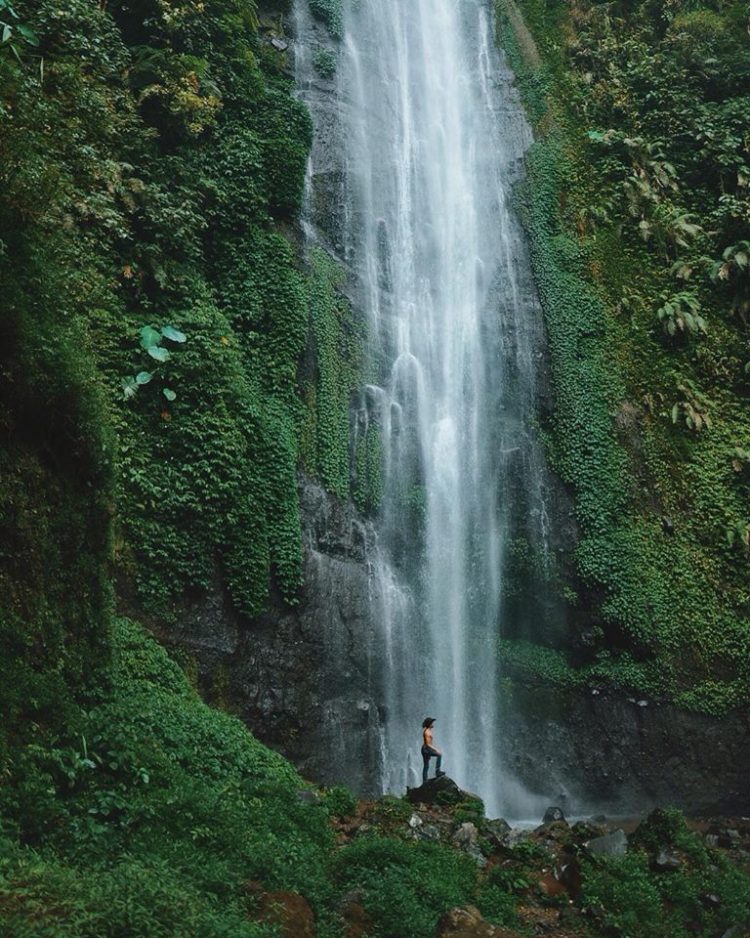 Curug Karang Gemantung, 1. Pantai Logending Kebumen, 2. Pantai Karang Bolong Kebumen, 3. Pantai Menganti Kebumen, 4. Pantai Pecaron Kebumen, 5. Wisata Alam Kebumen Curug Silancur, 6. Wisata Alam Kebumen Goa Jatijajar, 7. Pantai Karang Agung Kebumen, 8. Air terjun Superman’s Big Sister, 9. Puncak Gunung Duwur, 10. Waduk Sempor Kebumen, 11. Arung jeram Padegolan, 12. Wisata Sejarah di Benteng Van der Wijck, 13. Cagar Alam Geologi Karangsambung, 14. Obyek wisata Kebumen pantai petanahan, 15. Pantai Suwuk Kebumen, 16. Pantai Lampon Kebumen, 17. Pemandian Air Panas Krakal, 18. Taman Kota Jenderal HM Sarbini, 19. Bukit Pranji Kebumen, 20. Bukit Langit Kebumen, 21. Wisata Alam Jembangan, 22. Pantai Bocor Kebumen, 23. Goa Petruk Kebumen, 24. Pantai Lembupurwo Kebumen , 25. Air Terjun Sudimoro Kebumen, 26. Air Terjun Sawangan Kebumen, 27. Bukit Pentulu Indah, 28. Curug Kedondong Kebumen, 29. Curug Plumbon Kebumen, 30. Pantai Surumanis, 31. Taman Reptil Kebumen, 32. Jemur Adventure Park, 33. Gading Splash Water Kebumen, 34. Pantai Gebyuran, 35. Curug Wringin, 36. Curug Silangit, 37. Gua Langse, 38. Goa Silodong, 39. Pantai Bopong, 40. Hutan Mangrove Logending, 41. Alian Butterfly Park, 42. Puncak Prabu, 43. Curug Gemawang, 44. Pantai Setrojenar, 45. Curug Karang Gemantung, 46. Tanjung Karang Penganten, 47. Bukit Buluh Payung, 48. Jembatan Merah Menganti, 49. Terowongan Ijo, 50. Curug Domas, 51. Bukit Sianco, 52. Pantai Karangbata, 53. Pantai Laguna, 54. Pantai Sawangan, 55. Bulupitu