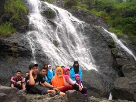 Curug Kedondong Kebumen, 1. Pantai Logending Kebumen, 2. Pantai Karang Bolong Kebumen, 3. Pantai Menganti Kebumen, 4. Pantai Pecaron Kebumen, 5. Wisata Alam Kebumen Curug Silancur, 6. Wisata Alam Kebumen Goa Jatijajar, 7. Pantai Karang Agung Kebumen, 8. Air terjun Superman’s Big Sister, 9. Puncak Gunung Duwur, 10. Waduk Sempor Kebumen, 11. Arung jeram Padegolan, 12. Wisata Sejarah di Benteng Van der Wijck, 13. Cagar Alam Geologi Karangsambung, 14. Obyek wisata Kebumen pantai petanahan, 15. Pantai Suwuk Kebumen, 16. Pantai Lampon Kebumen, 17. Pemandian Air Panas Krakal, 18. Taman Kota Jenderal HM Sarbini, 19. Bukit Pranji Kebumen, 20. Bukit Langit Kebumen, 21. Wisata Alam Jembangan, 22. Pantai Bocor Kebumen, 23. Goa Petruk Kebumen, 24. Pantai Lembupurwo Kebumen , 25. Air Terjun Sudimoro Kebumen, 26. Air Terjun Sawangan Kebumen, 27. Bukit Pentulu Indah, 28. Curug Kedondong Kebumen, 29. Curug Plumbon Kebumen, 30. Pantai Surumanis, 31. Taman Reptil Kebumen, 32. Jemur Adventure Park, 33. Gading Splash Water Kebumen, 34. Pantai Gebyuran, 35. Curug Wringin, 36. Curug Silangit, 37. Gua Langse, 38. Goa Silodong, 39. Pantai Bopong, 40. Hutan Mangrove Logending, 41. Alian Butterfly Park, 42. Puncak Prabu, 43. Curug Gemawang, 44. Pantai Setrojenar, 45. Curug Karang Gemantung, 46. Tanjung Karang Penganten, 47. Bukit Buluh Payung, 48. Jembatan Merah Menganti, 49. Terowongan Ijo, 50. Curug Domas, 51. Bukit Sianco, 52. Pantai Karangbata, 53. Pantai Laguna, 54. Pantai Sawangan, 55. Bulupitu