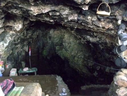 Gua Langse, 1. Pantai Logending Kebumen, 2. Pantai Karang Bolong Kebumen, 3. Pantai Menganti Kebumen, 4. Pantai Pecaron Kebumen, 5. Wisata Alam Kebumen Curug Silancur, 6. Wisata Alam Kebumen Goa Jatijajar, 7. Pantai Karang Agung Kebumen, 8. Air terjun Superman’s Big Sister, 9. Puncak Gunung Duwur, 10. Waduk Sempor Kebumen, 11. Arung jeram Padegolan, 12. Wisata Sejarah di Benteng Van der Wijck, 13. Cagar Alam Geologi Karangsambung, 14. Obyek wisata Kebumen pantai petanahan, 15. Pantai Suwuk Kebumen, 16. Pantai Lampon Kebumen, 17. Pemandian Air Panas Krakal, 18. Taman Kota Jenderal HM Sarbini, 19. Bukit Pranji Kebumen, 20. Bukit Langit Kebumen, 21. Wisata Alam Jembangan, 22. Pantai Bocor Kebumen, 23. Goa Petruk Kebumen, 24. Pantai Lembupurwo Kebumen , 25. Air Terjun Sudimoro Kebumen, 26. Air Terjun Sawangan Kebumen, 27. Bukit Pentulu Indah, 28. Curug Kedondong Kebumen, 29. Curug Plumbon Kebumen, 30. Pantai Surumanis, 31. Taman Reptil Kebumen, 32. Jemur Adventure Park, 33. Gading Splash Water Kebumen, 34. Pantai Gebyuran, 35. Curug Wringin, 36. Curug Silangit, 37. Gua Langse, 38. Goa Silodong, 39. Pantai Bopong, 40. Hutan Mangrove Logending, 41. Alian Butterfly Park, 42. Puncak Prabu, 43. Curug Gemawang, 44. Pantai Setrojenar, 45. Curug Karang Gemantung, 46. Tanjung Karang Penganten, 47. Bukit Buluh Payung, 48. Jembatan Merah Menganti, 49. Terowongan Ijo, 50. Curug Domas, 51. Bukit Sianco, 52. Pantai Karangbata, 53. Pantai Laguna, 54. Pantai Sawangan, 55. Bulupitu