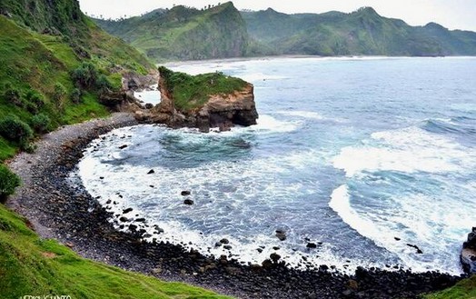 Pantai Karangbata, 1. Pantai Logending Kebumen, 2. Pantai Karang Bolong Kebumen, 3. Pantai Menganti Kebumen, 4. Pantai Pecaron Kebumen, 5. Wisata Alam Kebumen Curug Silancur, 6. Wisata Alam Kebumen Goa Jatijajar, 7. Pantai Karang Agung Kebumen, 8. Air terjun Superman’s Big Sister, 9. Puncak Gunung Duwur, 10. Waduk Sempor Kebumen, 11. Arung jeram Padegolan, 12. Wisata Sejarah di Benteng Van der Wijck, 13. Cagar Alam Geologi Karangsambung, 14. Obyek wisata Kebumen pantai petanahan, 15. Pantai Suwuk Kebumen, 16. Pantai Lampon Kebumen, 17. Pemandian Air Panas Krakal, 18. Taman Kota Jenderal HM Sarbini, 19. Bukit Pranji Kebumen, 20. Bukit Langit Kebumen, 21. Wisata Alam Jembangan, 22. Pantai Bocor Kebumen, 23. Goa Petruk Kebumen, 24. Pantai Lembupurwo Kebumen , 25. Air Terjun Sudimoro Kebumen, 26. Air Terjun Sawangan Kebumen, 27. Bukit Pentulu Indah, 28. Curug Kedondong Kebumen, 29. Curug Plumbon Kebumen, 30. Pantai Surumanis, 31. Taman Reptil Kebumen, 32. Jemur Adventure Park, 33. Gading Splash Water Kebumen, 34. Pantai Gebyuran, 35. Curug Wringin, 36. Curug Silangit, 37. Gua Langse, 38. Goa Silodong, 39. Pantai Bopong, 40. Hutan Mangrove Logending, 41. Alian Butterfly Park, 42. Puncak Prabu, 43. Curug Gemawang, 44. Pantai Setrojenar, 45. Curug Karang Gemantung, 46. Tanjung Karang Penganten, 47. Bukit Buluh Payung, 48. Jembatan Merah Menganti, 49. Terowongan Ijo, 50. Curug Domas, 51. Bukit Sianco, 52. Pantai Karangbata, 53. Pantai Laguna, 54. Pantai Sawangan, 55. Bulupitu