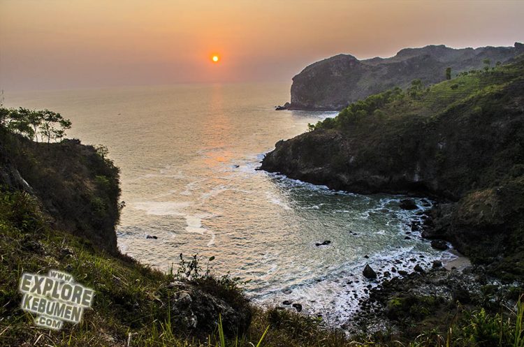 Pantai Sawangan Foto Explore Kebumen, 1. Pantai Logending Kebumen, 2. Pantai Karang Bolong Kebumen, 3. Pantai Menganti Kebumen, 4. Pantai Pecaron Kebumen, 5. Wisata Alam Kebumen Curug Silancur, 6. Wisata Alam Kebumen Goa Jatijajar, 7. Pantai Karang Agung Kebumen, 8. Air terjun Superman’s Big Sister, 9. Puncak Gunung Duwur, 10. Waduk Sempor Kebumen, 11. Arung jeram Padegolan, 12. Wisata Sejarah di Benteng Van der Wijck, 13. Cagar Alam Geologi Karangsambung, 14. Obyek wisata Kebumen pantai petanahan, 15. Pantai Suwuk Kebumen, 16. Pantai Lampon Kebumen, 17. Pemandian Air Panas Krakal, 18. Taman Kota Jenderal HM Sarbini, 19. Bukit Pranji Kebumen, 20. Bukit Langit Kebumen, 21. Wisata Alam Jembangan, 22. Pantai Bocor Kebumen, 23. Goa Petruk Kebumen, 24. Pantai Lembupurwo Kebumen , 25. Air Terjun Sudimoro Kebumen, 26. Air Terjun Sawangan Kebumen, 27. Bukit Pentulu Indah, 28. Curug Kedondong Kebumen, 29. Curug Plumbon Kebumen, 30. Pantai Surumanis, 31. Taman Reptil Kebumen, 32. Jemur Adventure Park, 33. Gading Splash Water Kebumen, 34. Pantai Gebyuran, 35. Curug Wringin, 36. Curug Silangit, 37. Gua Langse, 38. Goa Silodong, 39. Pantai Bopong, 40. Hutan Mangrove Logending, 41. Alian Butterfly Park, 42. Puncak Prabu, 43. Curug Gemawang, 44. Pantai Setrojenar, 45. Curug Karang Gemantung, 46. Tanjung Karang Penganten, 47. Bukit Buluh Payung, 48. Jembatan Merah Menganti, 49. Terowongan Ijo, 50. Curug Domas, 51. Bukit Sianco, 52. Pantai Karangbata, 53. Pantai Laguna, 54. Pantai Sawangan, 55. Bulupitu