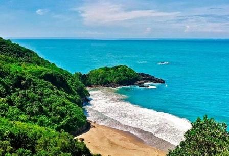 Pantai Surumanis, 1. Pantai Logending Kebumen, 2. Pantai Karang Bolong Kebumen, 3. Pantai Menganti Kebumen, 4. Pantai Pecaron Kebumen, 5. Wisata Alam Kebumen Curug Silancur, 6. Wisata Alam Kebumen Goa Jatijajar, 7. Pantai Karang Agung Kebumen, 8. Air terjun Superman’s Big Sister, 9. Puncak Gunung Duwur, 10. Waduk Sempor Kebumen, 11. Arung jeram Padegolan, 12. Wisata Sejarah di Benteng Van der Wijck, 13. Cagar Alam Geologi Karangsambung, 14. Obyek wisata Kebumen pantai petanahan, 15. Pantai Suwuk Kebumen, 16. Pantai Lampon Kebumen, 17. Pemandian Air Panas Krakal, 18. Taman Kota Jenderal HM Sarbini, 19. Bukit Pranji Kebumen, 20. Bukit Langit Kebumen, 21. Wisata Alam Jembangan, 22. Pantai Bocor Kebumen, 23. Goa Petruk Kebumen, 24. Pantai Lembupurwo Kebumen , 25. Air Terjun Sudimoro Kebumen, 26. Air Terjun Sawangan Kebumen, 27. Bukit Pentulu Indah, 28. Curug Kedondong Kebumen, 29. Curug Plumbon Kebumen, 30. Pantai Surumanis, 31. Taman Reptil Kebumen, 32. Jemur Adventure Park, 33. Gading Splash Water Kebumen, 34. Pantai Gebyuran, 35. Curug Wringin, 36. Curug Silangit, 37. Gua Langse, 38. Goa Silodong, 39. Pantai Bopong, 40. Hutan Mangrove Logending, 41. Alian Butterfly Park, 42. Puncak Prabu, 43. Curug Gemawang, 44. Pantai Setrojenar, 45. Curug Karang Gemantung, 46. Tanjung Karang Penganten, 47. Bukit Buluh Payung, 48. Jembatan Merah Menganti, 49. Terowongan Ijo, 50. Curug Domas, 51. Bukit Sianco, 52. Pantai Karangbata, 53. Pantai Laguna, 54. Pantai Sawangan, 55. Bulupitu