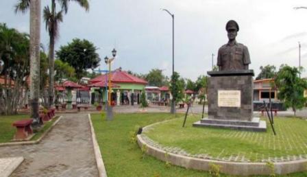 Taman Kota Jenderal HM Sarbini, 1. Pantai Logending Kebumen, 2. Pantai Karang Bolong Kebumen, 3. Pantai Menganti Kebumen, 4. Pantai Pecaron Kebumen, 5. Wisata Alam Kebumen Curug Silancur, 6. Wisata Alam Kebumen Goa Jatijajar, 7. Pantai Karang Agung Kebumen, 8. Air terjun Superman’s Big Sister, 9. Puncak Gunung Duwur, 10. Waduk Sempor Kebumen, 11. Arung jeram Padegolan, 12. Wisata Sejarah di Benteng Van der Wijck, 13. Cagar Alam Geologi Karangsambung, 14. Obyek wisata Kebumen pantai petanahan, 15. Pantai Suwuk Kebumen, 16. Pantai Lampon Kebumen, 17. Pemandian Air Panas Krakal, 18. Taman Kota Jenderal HM Sarbini, 19. Bukit Pranji Kebumen, 20. Bukit Langit Kebumen, 21. Wisata Alam Jembangan, 22. Pantai Bocor Kebumen, 23. Goa Petruk Kebumen, 24. Pantai Lembupurwo Kebumen , 25. Air Terjun Sudimoro Kebumen, 26. Air Terjun Sawangan Kebumen, 27. Bukit Pentulu Indah, 28. Curug Kedondong Kebumen, 29. Curug Plumbon Kebumen, 30. Pantai Surumanis, 31. Taman Reptil Kebumen, 32. Jemur Adventure Park, 33. Gading Splash Water Kebumen, 34. Pantai Gebyuran, 35. Curug Wringin, 36. Curug Silangit, 37. Gua Langse, 38. Goa Silodong, 39. Pantai Bopong, 40. Hutan Mangrove Logending, 41. Alian Butterfly Park, 42. Puncak Prabu, 43. Curug Gemawang, 44. Pantai Setrojenar, 45. Curug Karang Gemantung, 46. Tanjung Karang Penganten, 47. Bukit Buluh Payung, 48. Jembatan Merah Menganti, 49. Terowongan Ijo, 50. Curug Domas, 51. Bukit Sianco, 52. Pantai Karangbata, 53. Pantai Laguna, 54. Pantai Sawangan, 55. Bulupitu