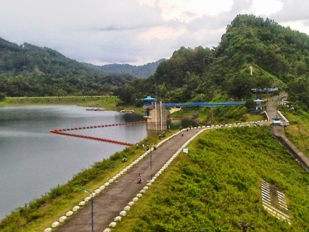 Waduk Sempor Kebumen, 1. Benteng Van der Wijck, 2. Pantai Suwuk, 3. Goa Barat, 4. Pantai Watu Bale, 5. Curug Silancur, 6. Pantai Karang Bolong, 7. Waduk Sempor, 8. Bukit Pranji, 9. Pantai Menganti, 10. Goa Jatijajar