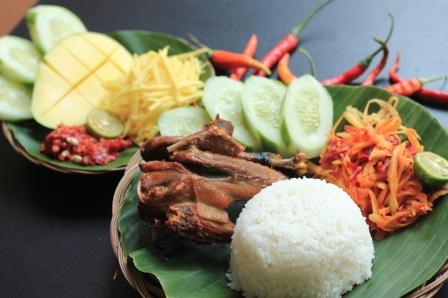 Bebek Goreng Sambal Mangga Muda