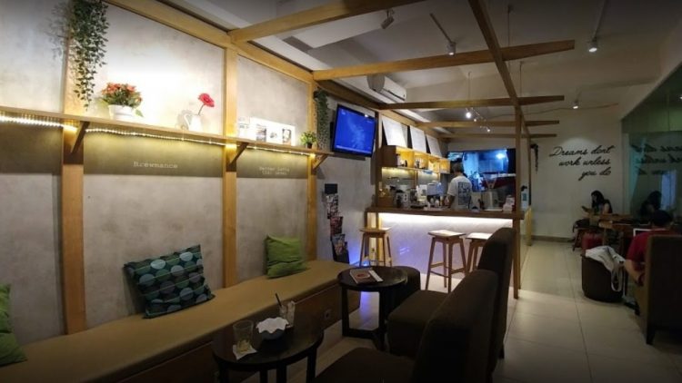 Coffee Bens, 1. Nongkrong di Ichirei Ramen &amp; Steak Bekasi, 2. Ngopi di Head &amp; Brew Coffee Bekasi, 3. Nyicip Pempek Gaby yang Nikmati di Bekasi, 4. Alun-alun Kota Bekasi, 5. Danau Duta Harapan, 6. Koma Junkyard Cafe, 7. Nenen Nyok, 8. Cafe Palazzo, 9. Warkop Masa Gitu, 10. Eggo Waffle, 11. Double U Steak, 12. Gudang Rottie, 13. Es Durian Patal, 14. Warung Pancong Balap, 15. Sringopi, 16. Carrington Coffee, 17. The Cubite, 18. Satay Celup Uncle Chen’s, 19. Kedutaan Besar Bekasi , 20. Atelier Coffee &amp; Kitchen, 21. Coffee Paste, 22. D’Keleus Waroeng Hangout, 23. J-Zone Cafe, 24. Toast Toast-an, 25. Ngopiisme, 26. Kopi Tjan, 27. Warung Top.inc, 28. Waroeng Kongkow, 29. San9a, 30. Up To You Cafe, 31. Eight Coffee, 32. Coffee Bens, 33. de’Kopi, 34. Sausalito Cafe &amp; Bistro, 35. Find Out Coffee, 36. Trusty Cafe, 37. Warunk Fenomenal, 38. Mutual Coffee And Roastery, 39. Barong Coffee &amp; Lounge, 40. Glamrock Cafe
