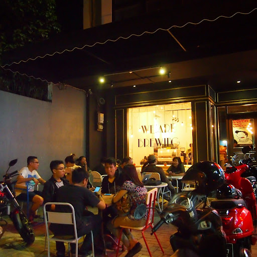 Head &amp; Brew Coffee Bekasi via Kulinerfiesta, 1. Nongkrong di Ichirei Ramen &amp; Steak Bekasi, 2. Ngopi di Head &amp; Brew Coffee Bekasi, 3. Nyicip Pempek Gaby yang Nikmati di Bekasi, 4. Alun-alun Kota Bekasi, 5. Danau Duta Harapan, 6. Koma Junkyard Cafe, 7. Nenen Nyok, 8. Cafe Palazzo, 9. Warkop Masa Gitu, 10. Eggo Waffle, 11. Double U Steak, 12. Gudang Rottie, 13. Es Durian Patal, 14. Warung Pancong Balap, 15. Sringopi, 16. Carrington Coffee, 17. The Cubite, 18. Satay Celup Uncle Chen’s, 19. Kedutaan Besar Bekasi , 20. Atelier Coffee &amp; Kitchen, 21. Coffee Paste, 22. D’Keleus Waroeng Hangout, 23. J-Zone Cafe, 24. Toast Toast-an, 25. Ngopiisme, 26. Kopi Tjan, 27. Warung Top.inc, 28. Waroeng Kongkow, 29. San9a, 30. Up To You Cafe, 31. Eight Coffee, 32. Coffee Bens, 33. de’Kopi, 34. Sausalito Cafe &amp; Bistro, 35. Find Out Coffee, 36. Trusty Cafe, 37. Warunk Fenomenal, 38. Mutual Coffee And Roastery, 39. Barong Coffee &amp; Lounge, 40. Glamrock Cafe