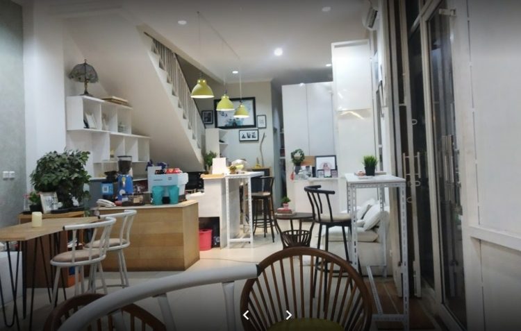 Mutual Coffee And Roastery, 1. Nongkrong di Ichirei Ramen &amp; Steak Bekasi, 2. Ngopi di Head &amp; Brew Coffee Bekasi, 3. Nyicip Pempek Gaby yang Nikmati di Bekasi, 4. Alun-alun Kota Bekasi, 5. Danau Duta Harapan, 6. Koma Junkyard Cafe, 7. Nenen Nyok, 8. Cafe Palazzo, 9. Warkop Masa Gitu, 10. Eggo Waffle, 11. Double U Steak, 12. Gudang Rottie, 13. Es Durian Patal, 14. Warung Pancong Balap, 15. Sringopi, 16. Carrington Coffee, 17. The Cubite, 18. Satay Celup Uncle Chen’s, 19. Kedutaan Besar Bekasi , 20. Atelier Coffee &amp; Kitchen, 21. Coffee Paste, 22. D’Keleus Waroeng Hangout, 23. J-Zone Cafe, 24. Toast Toast-an, 25. Ngopiisme, 26. Kopi Tjan, 27. Warung Top.inc, 28. Waroeng Kongkow, 29. San9a, 30. Up To You Cafe, 31. Eight Coffee, 32. Coffee Bens, 33. de’Kopi, 34. Sausalito Cafe &amp; Bistro, 35. Find Out Coffee, 36. Trusty Cafe, 37. Warunk Fenomenal, 38. Mutual Coffee And Roastery, 39. Barong Coffee &amp; Lounge, 40. Glamrock Cafe