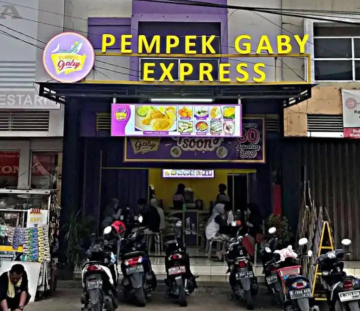 Pempek Gaby, 1. Nongkrong di Ichirei Ramen &amp; Steak Bekasi, 2. Ngopi di Head &amp; Brew Coffee Bekasi, 3. Nyicip Pempek Gaby yang Nikmati di Bekasi, 4. Alun-alun Kota Bekasi, 5. Danau Duta Harapan, 6. Koma Junkyard Cafe, 7. Nenen Nyok, 8. Cafe Palazzo, 9. Warkop Masa Gitu, 10. Eggo Waffle, 11. Double U Steak, 12. Gudang Rottie, 13. Es Durian Patal, 14. Warung Pancong Balap, 15. Sringopi, 16. Carrington Coffee, 17. The Cubite, 18. Satay Celup Uncle Chen’s, 19. Kedutaan Besar Bekasi , 20. Atelier Coffee &amp; Kitchen, 21. Coffee Paste, 22. D’Keleus Waroeng Hangout, 23. J-Zone Cafe, 24. Toast Toast-an, 25. Ngopiisme, 26. Kopi Tjan, 27. Warung Top.inc, 28. Waroeng Kongkow, 29. San9a, 30. Up To You Cafe, 31. Eight Coffee, 32. Coffee Bens, 33. de’Kopi, 34. Sausalito Cafe &amp; Bistro, 35. Find Out Coffee, 36. Trusty Cafe, 37. Warunk Fenomenal, 38. Mutual Coffee And Roastery, 39. Barong Coffee &amp; Lounge, 40. Glamrock Cafe