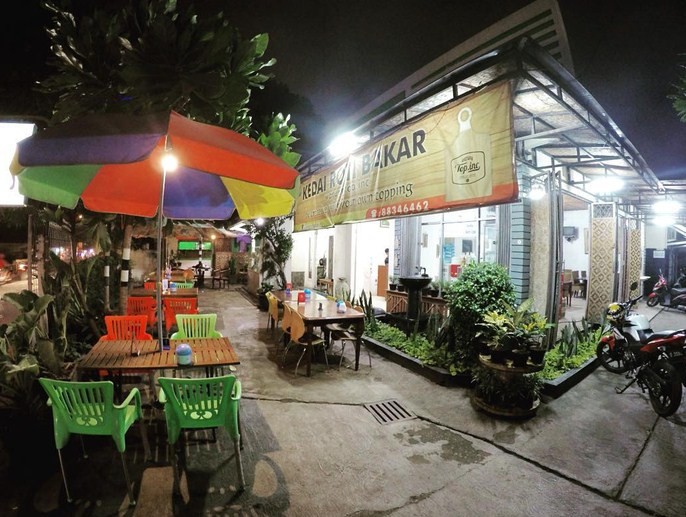 Warung Top.inc, 1. Nongkrong di Ichirei Ramen &amp; Steak Bekasi, 2. Ngopi di Head &amp; Brew Coffee Bekasi, 3. Nyicip Pempek Gaby yang Nikmati di Bekasi, 4. Alun-alun Kota Bekasi, 5. Danau Duta Harapan, 6. Koma Junkyard Cafe, 7. Nenen Nyok, 8. Cafe Palazzo, 9. Warkop Masa Gitu, 10. Eggo Waffle, 11. Double U Steak, 12. Gudang Rottie, 13. Es Durian Patal, 14. Warung Pancong Balap, 15. Sringopi, 16. Carrington Coffee, 17. The Cubite, 18. Satay Celup Uncle Chen’s, 19. Kedutaan Besar Bekasi , 20. Atelier Coffee &amp; Kitchen, 21. Coffee Paste, 22. D’Keleus Waroeng Hangout, 23. J-Zone Cafe, 24. Toast Toast-an, 25. Ngopiisme, 26. Kopi Tjan, 27. Warung Top.inc, 28. Waroeng Kongkow, 29. San9a, 30. Up To You Cafe, 31. Eight Coffee, 32. Coffee Bens, 33. de’Kopi, 34. Sausalito Cafe &amp; Bistro, 35. Find Out Coffee, 36. Trusty Cafe, 37. Warunk Fenomenal, 38. Mutual Coffee And Roastery, 39. Barong Coffee &amp; Lounge, 40. Glamrock Cafe