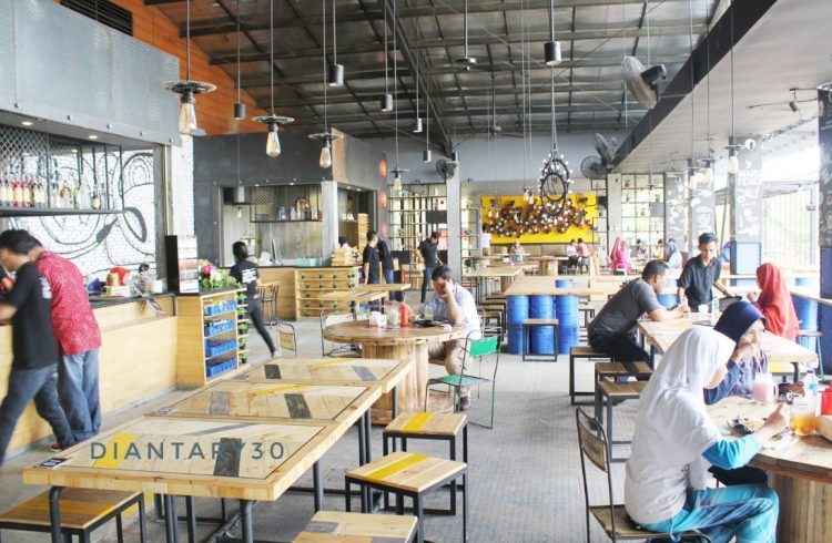 Warunk Fenomenal via Diantarinfo.blogspotcom, 1. Nongkrong di Ichirei Ramen &amp; Steak Bekasi, 2. Ngopi di Head &amp; Brew Coffee Bekasi, 3. Nyicip Pempek Gaby yang Nikmati di Bekasi, 4. Alun-alun Kota Bekasi, 5. Danau Duta Harapan, 6. Koma Junkyard Cafe, 7. Nenen Nyok, 8. Cafe Palazzo, 9. Warkop Masa Gitu, 10. Eggo Waffle, 11. Double U Steak, 12. Gudang Rottie, 13. Es Durian Patal, 14. Warung Pancong Balap, 15. Sringopi, 16. Carrington Coffee, 17. The Cubite, 18. Satay Celup Uncle Chen’s, 19. Kedutaan Besar Bekasi , 20. Atelier Coffee &amp; Kitchen, 21. Coffee Paste, 22. D’Keleus Waroeng Hangout, 23. J-Zone Cafe, 24. Toast Toast-an, 25. Ngopiisme, 26. Kopi Tjan, 27. Warung Top.inc, 28. Waroeng Kongkow, 29. San9a, 30. Up To You Cafe, 31. Eight Coffee, 32. Coffee Bens, 33. de’Kopi, 34. Sausalito Cafe &amp; Bistro, 35. Find Out Coffee, 36. Trusty Cafe, 37. Warunk Fenomenal, 38. Mutual Coffee And Roastery, 39. Barong Coffee &amp; Lounge, 40. Glamrock Cafe