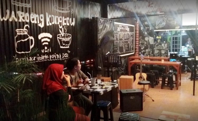 Waroeng Kongkow, 1. Nongkrong di Ichirei Ramen &amp; Steak Bekasi, 2. Ngopi di Head &amp; Brew Coffee Bekasi, 3. Nyicip Pempek Gaby yang Nikmati di Bekasi, 4. Alun-alun Kota Bekasi, 5. Danau Duta Harapan, 6. Koma Junkyard Cafe, 7. Nenen Nyok, 8. Cafe Palazzo, 9. Warkop Masa Gitu, 10. Eggo Waffle, 11. Double U Steak, 12. Gudang Rottie, 13. Es Durian Patal, 14. Warung Pancong Balap, 15. Sringopi, 16. Carrington Coffee, 17. The Cubite, 18. Satay Celup Uncle Chen’s, 19. Kedutaan Besar Bekasi , 20. Atelier Coffee &amp; Kitchen, 21. Coffee Paste, 22. D’Keleus Waroeng Hangout, 23. J-Zone Cafe, 24. Toast Toast-an, 25. Ngopiisme, 26. Kopi Tjan, 27. Warung Top.inc, 28. Waroeng Kongkow, 29. San9a, 30. Up To You Cafe, 31. Eight Coffee, 32. Coffee Bens, 33. de’Kopi, 34. Sausalito Cafe &amp; Bistro, 35. Find Out Coffee, 36. Trusty Cafe, 37. Warunk Fenomenal, 38. Mutual Coffee And Roastery, 39. Barong Coffee &amp; Lounge, 40. Glamrock Cafe