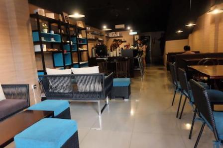 Dailydose Coffe And Eatery, 1. Restoran Gurih 7, Tempat Nongkrong Sekaligus Makan Enak , 2. Nicole’s Kitchen and Lounge, 3. Warung Gumbira, 4. Cafe Gumati, 5. Taman Kencana, 6. Cimory Riverside Resto, 7. KROZNAT & friends, 8. Rumah Cup Cake, 9. Mimi Cucu, 10. Dailydose Coffe And Eatery, 11. Lemongrass, 12. D’Glock, 13. Tier Siera Resto & Lounge, 14. Momo milk Barn Cafe, 15. Monarchy Bistro, 16. Lemon8 Café, 17. Lusso Café & Resto, 18. Death by Chocolate Bogor, 19. Rumah Air Restaurant, 20. Royale Bakery & Café, 21. Peppino House Resto, 22. Ah Poong (Pasar Apung Sentul City) Food Court, 23. Culinaire Van Bogor, 24. The Grounds Cafe, 25. Cafe Kebunkita, 26. Imah Nini Cafe & Galery, 27. Popolo Coffee, 28. Yellow Trux, 29. Coffee Toffee