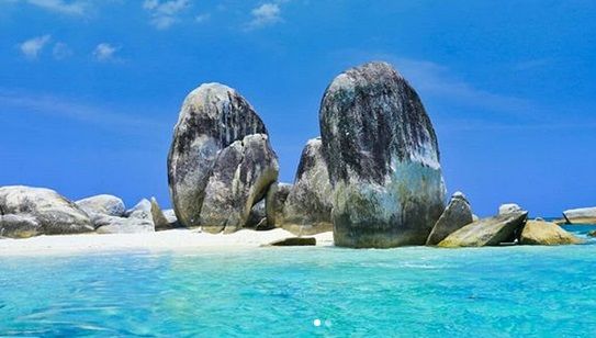 Pulau Kepayang, 1. Pantai Nyiur Melambai, 2. Pulau Lengkuas, 3. Pantai Tanjung Tinggi, 4. Pantai Penyak, 5. Pantai Tanjung Kelayang, 6. Pulau Memperak, 7. Kawasan Pantai and Resort Bukit Berahu, 8. Pantai Punai, 9. Kampong Dedaun, 10. Tanjung Binga, 11. Burung Mandi, 12. Pantai Serdang, 13. Pulau Pasir, 14. Pulau Batu Berlayar, 15. Pulau Kepayang, 16. Pulau Lutong, 17. Pulau Leebong, 18. Bukit Pangkuan, 19. Museum Kata, 20. Sail Belitung, 21. Tirta Marundang, 22. Air Terjun Gurok Beraye , 23. Air Terjun Kapala Kawai, 24. Air Terjun Marsilla, 25. Danau Kaolin, 26. Desa Nelayan, 27. Sungai Batu Mentas, 28. Bukit Peramun, 29. Gusong Bugis, 30. Open Pit, 31. Dermaga Kirana, 32. Pantai Penyabong, 33. Air Terjun Gurok Beraye, 34. Pulau Burung, 35. Pantai Tanjung Pendam, 36. Bukit Batu Baginde