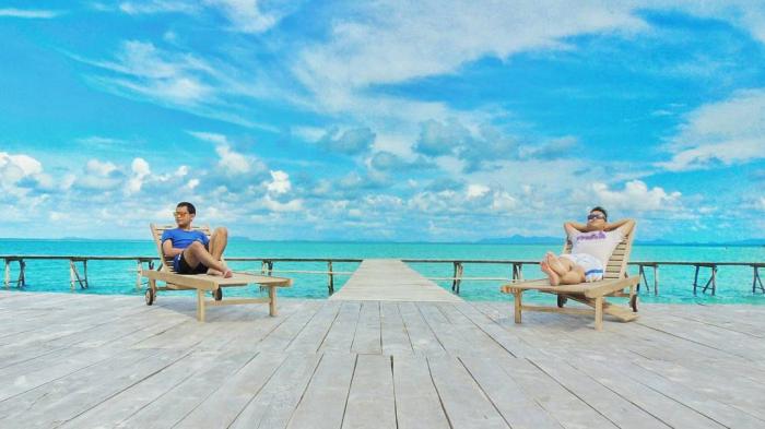 Pulau Leebong, 1. Pantai Nyiur Melambai, 2. Pulau Lengkuas, 3. Pantai Tanjung Tinggi, 4. Pantai Penyak, 5. Pantai Tanjung Kelayang, 6. Pulau Memperak, 7. Kawasan Pantai and Resort Bukit Berahu, 8. Pantai Punai, 9. Kampong Dedaun, 10. Tanjung Binga, 11. Burung Mandi, 12. Pantai Serdang, 13. Pulau Pasir, 14. Pulau Batu Berlayar, 15. Pulau Kepayang, 16. Pulau Lutong, 17. Pulau Leebong, 18. Bukit Pangkuan, 19. Museum Kata, 20. Sail Belitung, 21. Tirta Marundang, 22. Air Terjun Gurok Beraye , 23. Air Terjun Kapala Kawai, 24. Air Terjun Marsilla, 25. Danau Kaolin, 26. Desa Nelayan, 27. Sungai Batu Mentas, 28. Bukit Peramun, 29. Gusong Bugis, 30. Open Pit, 31. Dermaga Kirana, 32. Pantai Penyabong, 33. Air Terjun Gurok Beraye, 34. Pulau Burung, 35. Pantai Tanjung Pendam, 36. Bukit Batu Baginde