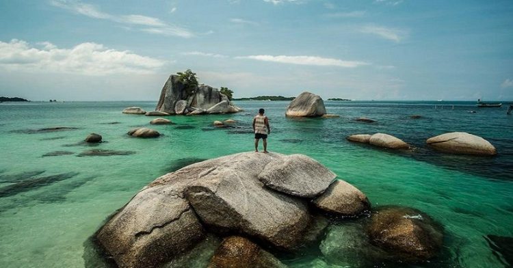 Tanjung Binga, 1. Pantai Nyiur Melambai, 2. Pulau Lengkuas, 3. Pantai Tanjung Tinggi, 4. Pantai Penyak, 5. Pantai Tanjung Kelayang, 6. Pulau Memperak, 7. Kawasan Pantai and Resort Bukit Berahu, 8. Pantai Punai, 9. Kampong Dedaun, 10. Tanjung Binga, 11. Burung Mandi, 12. Pantai Serdang, 13. Pulau Pasir, 14. Pulau Batu Berlayar, 15. Pulau Kepayang, 16. Pulau Lutong, 17. Pulau Leebong, 18. Bukit Pangkuan, 19. Museum Kata, 20. Sail Belitung, 21. Tirta Marundang, 22. Air Terjun Gurok Beraye , 23. Air Terjun Kapala Kawai, 24. Air Terjun Marsilla, 25. Danau Kaolin, 26. Desa Nelayan, 27. Sungai Batu Mentas, 28. Bukit Peramun, 29. Gusong Bugis, 30. Open Pit, 31. Dermaga Kirana, 32. Pantai Penyabong, 33. Air Terjun Gurok Beraye, 34. Pulau Burung, 35. Pantai Tanjung Pendam, 36. Bukit Batu Baginde