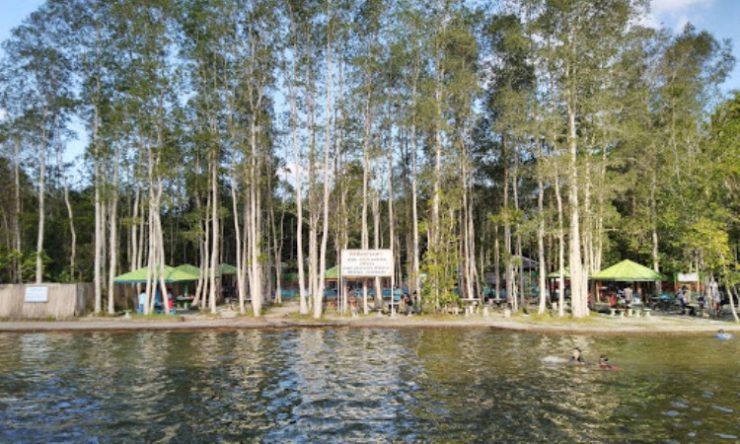 Tirta Marundang, 1. Pantai Nyiur Melambai, 2. Pulau Lengkuas, 3. Pantai Tanjung Tinggi, 4. Pantai Penyak, 5. Pantai Tanjung Kelayang, 6. Pulau Memperak, 7. Kawasan Pantai and Resort Bukit Berahu, 8. Pantai Punai, 9. Kampong Dedaun, 10. Tanjung Binga, 11. Burung Mandi, 12. Pantai Serdang, 13. Pulau Pasir, 14. Pulau Batu Berlayar, 15. Pulau Kepayang, 16. Pulau Lutong, 17. Pulau Leebong, 18. Bukit Pangkuan, 19. Museum Kata, 20. Sail Belitung, 21. Tirta Marundang, 22. Air Terjun Gurok Beraye , 23. Air Terjun Kapala Kawai, 24. Air Terjun Marsilla, 25. Danau Kaolin, 26. Desa Nelayan, 27. Sungai Batu Mentas, 28. Bukit Peramun, 29. Gusong Bugis, 30. Open Pit, 31. Dermaga Kirana, 32. Pantai Penyabong, 33. Air Terjun Gurok Beraye, 34. Pulau Burung, 35. Pantai Tanjung Pendam, 36. Bukit Batu Baginde