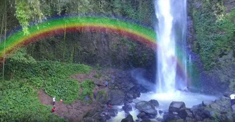 Air Terjun Lembah Pelangi via Liburanlampung