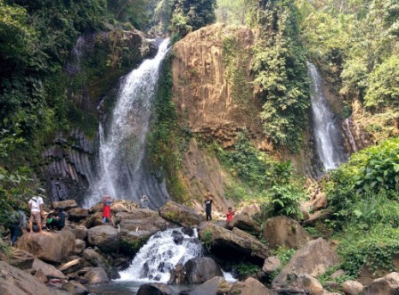 Air Terjun Lembah Pelangi
