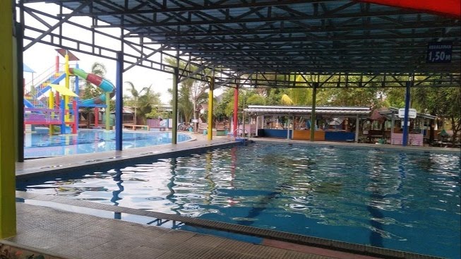 Kolam Renang Alung Indoor via Jayapurnama