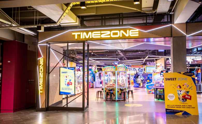 Timezone, 1. The Playground, 2. Cibubur Garden Diary, 3. Taman Impian Jaya Ancol, 4. Dunia Fantasi, 5. Kidzania, 5. Sky Rink, 7. Pinisi Edutainment Park, 8. Planetarium, 9. Museum Bank Indonesia, 10. Museum Layang Layang, 11. Giggle Fun Factory, 12. Taman Mini Indonesia Indah, 13. Taman Lalu Lintas Saka Bhayangkara, 14. Kebun Binatang Ragunan, 15. Sea World Ancol, 16. Museum Wayang, 17. Playparq Bintaro, 18. Kidspace, 19. Museum Fatahillah, 20. Atmosfear, 21. Miniapolis, 22. Bricks 4 Kidz , 23. Playtime Bintaro, 24. Skyworld Taman Mini Indonesia Indah, 25. Jakarta Aquarium, 26. Bounce Street Asia – Trampoline Park, 27. Laser Game Indonesia, 28. Kitchen Magic, 29. Little Boss Play &amp; Eat, 30. Faunaland, 31. Houbii Urban Adventure Park, 32. Scientia Square Park, 33. Timezone, 34. Funworld, 35. Museum MACAN, 36. TeamLab Future Park, 37. Fanpekka, 38. Kidzoona, 39. PlayScape