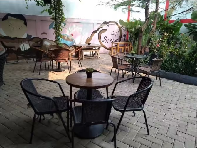 Tibumi Rumah Kopi via Zomato, 1. Shabu Hachi Margonda Depok, 2. Waroeng SS Spesial Sambal, 3. Mang Engking, 4. Pondok Laras, 5. Saung Talaga, 6. Soto Bu Tjondro, 7. Roti Bakar Eddy, 8. RUMAH LOBSTER DEPOK, 9. FISHSTREAT DEPOK, 10. Steak Moen – Moen, 11. Warung Pasta Depok, 12. Pondok Ikan Gurame, 13. Fat Bubble, 14. Mang Kabayan, 15. Perang Kerang, 16. Tibumi Rumah Kopi, 17. Imperial Kitchen & Dimsum, 18. Maxx Coffee, 19. Sop Duren Margonda, 20. Ayam Bakar Christina, 21. Bakso Hitam Pak Bewok, 22. Rumah Makan Shinta, 23. Shirin, 24. Laziiz Restaurant, Makanan Khas Timur Tengah di Depok, 25. Soerabi Enhaii, 26. Nasi Timbel Si Teteh, 27. Pecel Lele Lela, 28. Pidie 2000