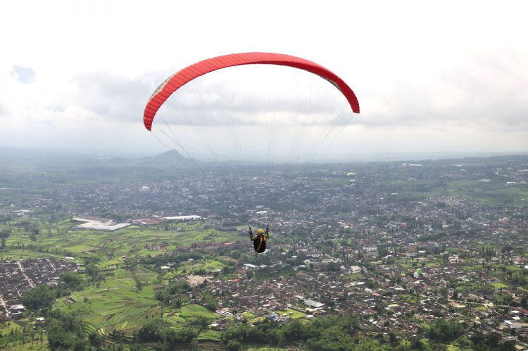 Wisata Paralayang Super Adventure