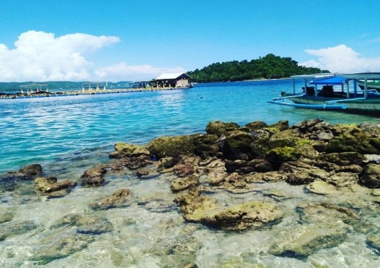 Menyeberang ke Pulau Condong dan Pulau Bule, Wisata Pantai Pasir Putih Lampung, Fasilitas yang Tersedia, Aktivitas Seru, Tips Liburan, Penginapan