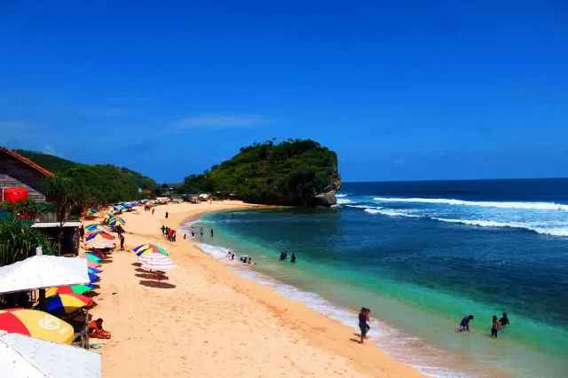 Pantai Indrayanti Gunungkidul, 1. Pantai Pok Tunggal, 2. Pantai Siung, 3. Pantai Indrayanti (Pantai Pulang Sawal), 4. Pantai Baron, 5. Pantai Jogan, 6. Pantai Sundak, 7. Pantai Krakal, 8. Goa Gelatik, 9. Air Terjun Sri Gethuk, 10. Gua Seropan, 11. Gua Jomblang, 12. Cave Tubing Kalisuci, 13. Gunung Nglanggeran, 14. Pantai Sadranan, 15. Bukit Bintang, 16. Pantai Ngobaran, 17. Pantai Gesing, 18. Bukit Kosakora, 19. Pantai Wedi Ombo, 20. Pantai Slili, 21. Pantai Timang, 22. Pantai Jungwok, 23. Rafting di Kali Oyo Gunungkidul, 24. Pantai Seruni, 25. Pantai Drini, 26. Pantai Sepanjang, 27. Goa Bribin, 28. Goa Kalisuci Gunung Kidul, 29. Alun-alun Wonosari (Alun-alun Pemda), 30. Pantai Kukup, Desa Kemadang, Kecamatan Tanjungsari, 31. Embung Batara Sriten, 32. Pantai Sadeng, 33. Goa Cokro, 34. Goa Lowo, 35. Pantai Ngrenehan, 36. Gua Maria Tritis, 37. Desa Wisata Jelok, 38. Desa Wisata Nglanggeran, 39. Goa Jomblang – Grubug, 40. Goa Paesan, 41. Gunung Patuk atau Bukit Hargodumilah, 42. Gunung Gambar, 43. Telaga Jonge, 44. Dam Beton Indah dan Bendungan Simo, 45. Rest Area Bunder, 46. Goa Cerme, 47. Goa Langse, 48. Pantai Ngandong, 49. Gunung Kendil, 50. Goa Cokakan, 51. Gunung Api Purba Nglanggeran, 52. Bengawan Solo Purba (Telaga Suling), 53. Desa Wisata Umbulrejo, 54. Kawasan Karst Pegunungan Sewu, 55. Telaga Kemuning, 56. Hutan Wanagama, 57. Situs Gambirowati atau Pesanggrahan Gambirowati, 58. Goa Jlamprong, Goa Gesing, Goa Sinden, 59. Desa Wisata Bejiharjo, 60. Desa Wisata Bleberan, 61. Desa Wisata Mojo, 62. Desa Wisata Bobung, 63. Desa Wisata Wonosadi, 64. Desa Wisata Garotan, 65. Lembah Karst Mulo, 66. Hutan Bunder, 67. Hutan Wonosadi, 68. Situs Megalitik Sokoliman, 69. Situs Gunungbang, 70. Pertapaan Kembang Lampir, 71. Pantai Nguyahan, 72. Goa Rancang Kencono