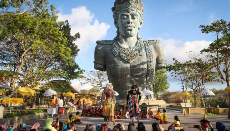 Patung Dewa Wisnu, Filosofi Patung Pandawa Lima Di Tebing Pantai , Sejarah Pantai Pandawa Bali, Lokasi Pantai, Pesona Pantai Pandawa yang Menghipnotis Siapa Saja, Aktivitas di Pantai Pandawa Kutuh Bali, Fasilitas di Pantai Pandawa, Harga Tiket Masuk Pantai Pandawa Bali, Yuk Cobain Pijat Tradisional di Pantai Pandawa, Transportasi , Daftar Hotel dekat Pantai Pandawa Bali, Akses Menuju Pantai Pandawa, Aktivitas Seru di Pantai Pandawa, Spot Lima Ksatria Pandawa, Tempat Makan di Pantai Pandawa, Spot Foto Instagramable