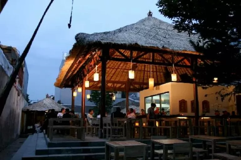 Smarapura Resto via Tripadvisor, 1. Bebek Kaleyo, 2. Bubur Ayam Barito, 3. Warung MJS, 4. Warteg Warmo, 5. Seafood 68 Santa, 6. Ikan Bakar Cianjur, 7. Plataran Dharmawangsa, 8. Ketoprak Ciragil &amp; Baso, Siomay Jhony, 9. Abunawas Restaurant – Kemang, 10. Mie Ayam Bakso Yunus, 11. Soto Betawi Haji Husen, 12. Roti Bakar Eddy Blok M, 13. Nasi Goreng Kebuli Apjay, 14. Sate Sambas, 15. Soto Kudus Blok M, 16. Bakso Boedjangan, 17. Gultik Blok M Plaza Pak Agus Budi, 18. Sop Kaki Kambing Bang Anen, 19. Dia.Lo.Gue, 20. Soto Ayam Ambengan Pak Sadi Asli, 21. Lele Crispy, 22. Restoran Garuda (Padang Cuisine), 23. Sarang Oci Restoran Manado, 24. Waroeng Aceh Kemang, 25. Warung Nagih, 26. Bebek Malio, 27. Namaaz Dining, 28. Daun Muda Soulfood, 29. Smarapura Traditional Resto, 30. Omah Pincuk, 31. Sop Buntut Ibu Samino, 32. Bakso Gondrong, 33. Seafood 45, 34. Nasi Goreng Warung Bhakti, 35. Nasi Uduk Ayam Goreng Kampung Melayu, 36. Coto Makassar Ampera Daeng Memang, 37. Sate Ayam dan Kambing RSPP H. Romli, 38. The Brotherhood, 39. Sophie Authentique, 40. Iga Bagus, 41. Ayam Bakar Win Net, 42. HaloNiko, 43. Nasi Goreng Muncul Malam, 44. Nasi Goreng Warna Warni Ijo Thole, 45. Nasi Goreng Kebuli Bom Bom, 46. Sate Ayam Barokah Khas Madura, 47. Angkringan Blok M Square, 48. Warung Nasi Uduk Betawi H. Satiri, 49. Nasi Ulam &amp; Nasi Uduk Ibu Yoyo, 50. Warung Pedes, 51. Warung Berkah Ibu Mudo Ayu, 52. Pocut Dara Pancoran