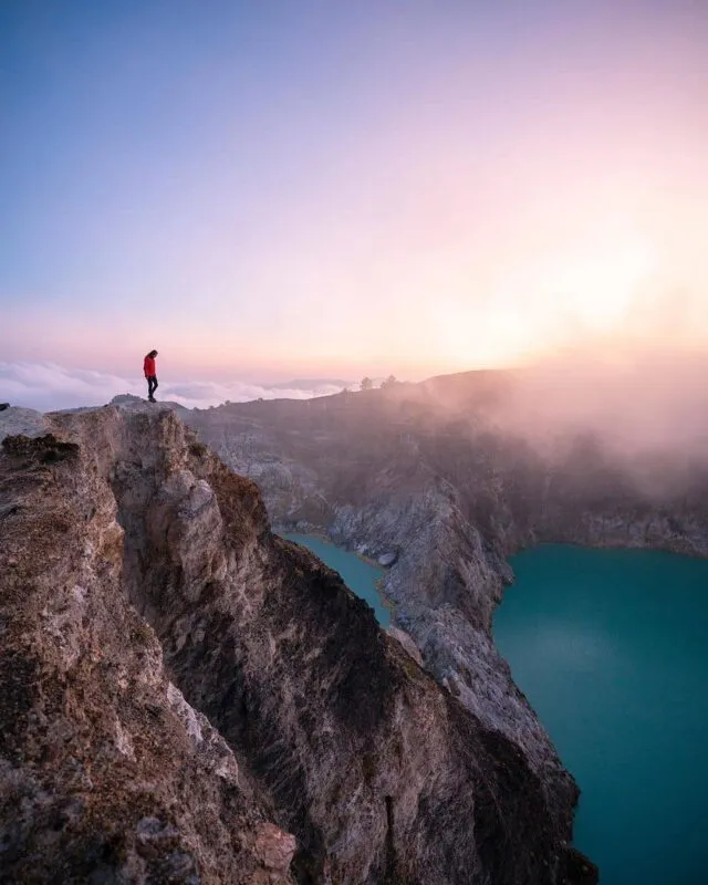 Spot Foto Instagramable via Instagram.com @amazing_ende, Kisah Misteri Danau Kelimutu Dapat Berubah Warna, Penemu Danau Kelimutu Ende Melambangkan , Perubahan Warna Danau Kelimutu Diyakini Sebagai Pertanda Baik Atau Buruk, Rute ke Danau Kelimutu, Harga Tiket Masuk, Festival Danau Kelimutu Ende, Daya Tarik, Spot Foto Instagramable, Kumpulan Foto Danau Kelimutu Ende, Akses Menuju Danau Kelimutu 3 Warna