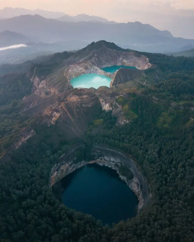 Tiwu Ata Polo via Instagram.com @sightseeingstan, Kisah Misteri Danau Kelimutu Dapat Berubah Warna, Penemu Danau Kelimutu Ende Melambangkan , Perubahan Warna Danau Kelimutu Diyakini Sebagai Pertanda Baik Atau Buruk, Rute ke Danau Kelimutu, Harga Tiket Masuk, Festival Danau Kelimutu Ende, Daya Tarik, Spot Foto Instagramable, Kumpulan Foto Danau Kelimutu Ende, Akses Menuju Danau Kelimutu 3 Warna