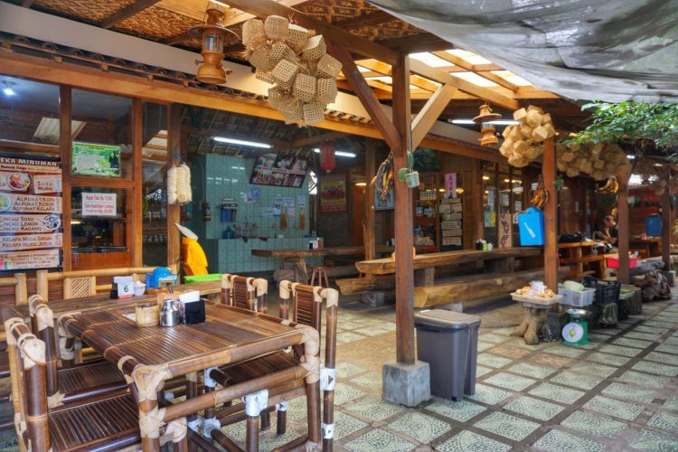 Rumah Makan Kayu