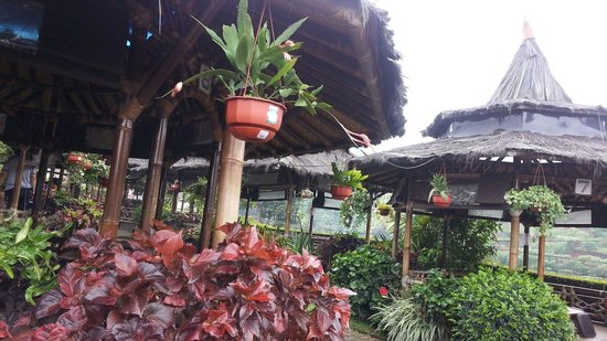 d’Seuhah Da Lada - 17 Resto di Lembang Bandung Paling Rekomended & Populer!, 1. Gubug Makan Mang Engking, 2. Restoran Burgundy, 3. Warung Bu Eha, 4. Imah Seniman, 5. Warung Misbar, 6. Kampung Daun, 7. Cafe Burangrang, 8. Dapur Lembang, 9. Natural Resto and Strawberry Land, 10. Ikan Balap Resto, 11. Sapu Lidi, 12. Saung Pengkolan, 13. Rumah Makan Mandarin Lembang , 14. Rumah Makan Ayam Betutu, 15. d’SDL alias d’Seuhah Da Lada, 16. Sindang Reret, 17. The Peak