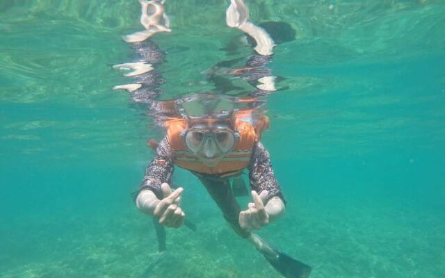Berenang Dan Snorkeling via Instagram.com @gue_liburan, Informasi Umum, Akses Lokasi Menuju Pantai Sambolo Banten, Fasilitas yang Ada di Pantai Sambolo Banten, Menikmati Keindahan Pantai Sambolo, Harga Tiket Masuk Pantai Sambolo Banten, Keunggulan Wisata di Pantai Sambolo, Aktivitas Seru di Pantai Sambolo