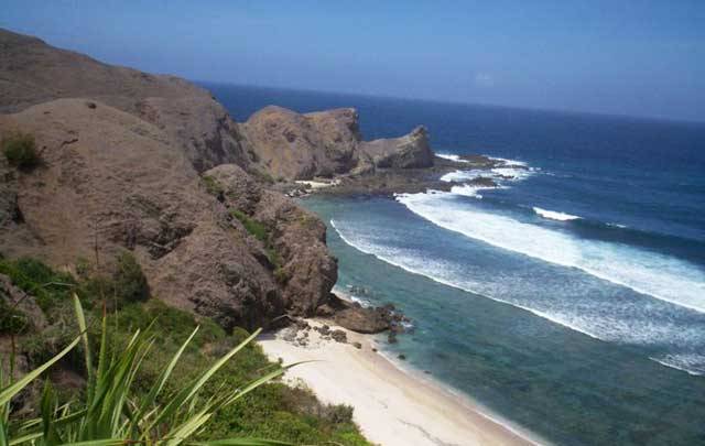 Liburan ke Pantai Kuta Lombok, Pantai Kute Beach Lombok Tengah, Pesona Alam Wisata Pantai Kuta Mandalika, Fasilitas Pantai Kuta Mandalika, Letak Pantai Kuta Lombok, Akses Menuju Wisata Pantai Kuta Lombok, Tips Liburan, Informasi Umum