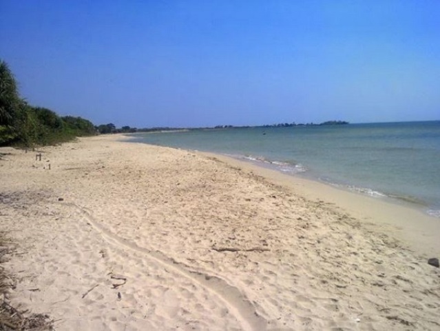 Panorama Pantai Ombak mati, Informasi Umum, Lokasi Pantai Ombak Mati, Suasana Wisata Di Pantai Ombak Mati, Fasilitas Wisata Pantai Ombak Mati, Sarana Transportasi Menuju Pantai Ombak Mati, Harga Tiket Masuk Pantai Ombak Mati, Daya Tarik Pantai Ombak Mati, Foto-foto Keindahan Pantai Ombak Mati
