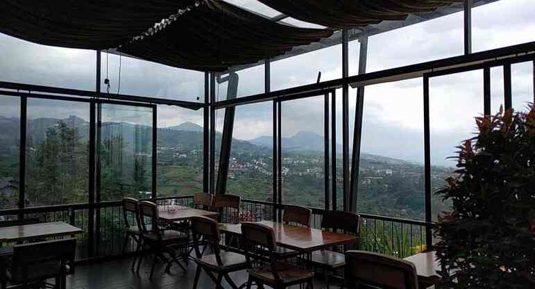 Takigawa Meatbar in The Sky via Zomato, 1. Skyline Best View Resto, 2. Atmosphere Resort Cafe, 3. Armor Kopi, 4. Miss Bee Prividore, 5. Café D’Pakar, 6. Sapu Lidi Lembang, 7. Congo Café and Galery, 8. Gubug Mang Engking, 9. Maxi’s Resto, 10. Cocorico Fantasy Garden & Shinmen Japanese Resto, 11. The Valley Bistro, 12. The Stone Cafe, 13. Liwet Asep Stroberi, 14. Sierra Café and Lounge, 15. Lisung Resto, 16. Rumah Miring, 17. Mendulang Lembang Resort & Resto, 18. Dusun Bambu, 19. Orofi Cafe, 20. The Peak Resort Dining, 21. The Restaurant at Padma Hotel, 22. Belle Vue French and Italian Bistro, 23. The 18th Restaurant and Lounge, 24. Grandia Resto Cafe & Pastry , 25. Maja House