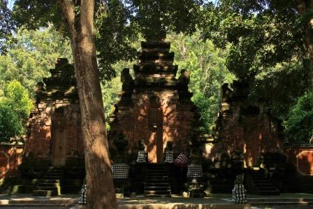 Bangunan Pura Luhur Giri Salaka, Lokasi Taman Nasional Alas Purwo, Akses Menuju Taman Nasional Alas Purwo, Suasana Mistis Di Taman Nasional Alas Purwo, Objek Wisata di Taman Nasional Alas Purwo yang Menarik Disambangi, 2. Pantai Plengkung, 3. Pantai Trianggulasi, 4. Pantai Pancur, 5. Pantai Ngagelan, 6. Pantai Cungur, 7. Kawasan Hutan Mangrove Bedul, 8. Bangunan Pura Luhur Giri Salaka