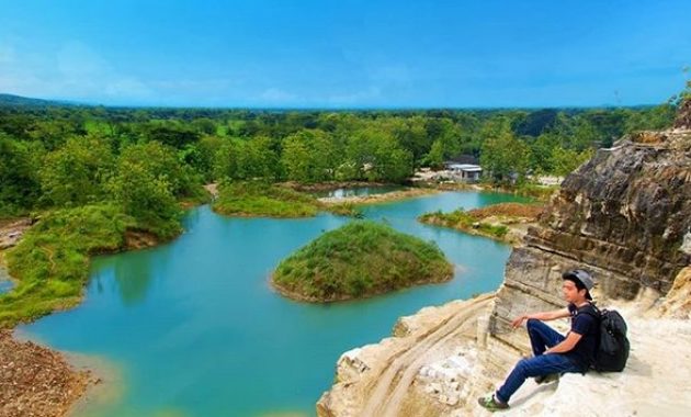 foto by instagram.com @bombastripcom, Informasi Umum, Informasi Lengkap Wisata Telaga Biru Jogja, Peta Lokasi Telaga Biru Gunungkidul Jogja, Fasilitas di Telaga Biru Jogja Semin, Harga Tiket Masuk Telaga Biru Gunung Kidul Jogja