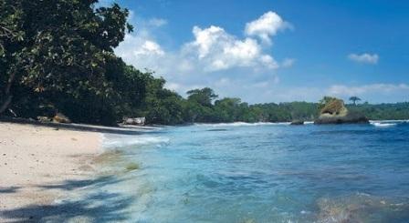 Pantai Karang Pandan, 1. Wisata Hutan Payau (Mangrove), 2. Kampung Laut Cilacap, 3. Benteng Pendhem Cilacap, 4. Benteng Karang Bolong, 5. Gunung Srandil Cilacap, 6. Gunung Selok, 7. Pantai Jetis, 8. Pantai Teluk Penyu, 9. Pantai Permisan Cilacap, 10. Pantai Kalipat, 11. Pantai Kali Kencana, 12. Pantai Karang Pandan, 13. Pantai Widara Payung, 14. Waduk Kubang Kangkung, 15. Curug Cimandaway, 16. Hutan Pinus Karanggedang, 17. Desa Matenggeng, 18. Masjid Batu Taman Hati, 19. Alun-Alun Majenang, 20. Pura Mandara Giri Gunung Selok, 21. Air Terjun Citepus, 22. Banyu Pratama, 23. Waterpark Tirta Mas, 24. Alun-Alun Kroya, 25. Museum Susilo Soedarman, 26. Pantai Srandil, 27. Bumi Perkemahan Jambusari, 28. Pemandian Air Panas Cipari, 29. Pantai Ketapang Indah, 31. Pantai Sodong, 32. Pantai Cemara Sewu, 33. Curug Mandala, 34. Pantai Pasir Putih, 35. Pantai Singkil Karang Pakis, 36. Pantai Ranca Babakan