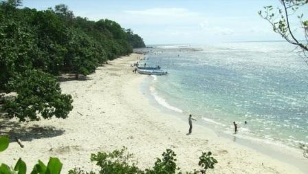 Pantai Singkil Karang Pakis, 1. Wisata Hutan Payau (Mangrove), 2. Kampung Laut Cilacap, 3. Benteng Pendhem Cilacap, 4. Benteng Karang Bolong, 5. Gunung Srandil Cilacap, 6. Gunung Selok, 7. Pantai Jetis, 8. Pantai Teluk Penyu, 9. Pantai Permisan Cilacap, 10. Pantai Kalipat, 11. Pantai Kali Kencana, 12. Pantai Karang Pandan, 13. Pantai Widara Payung, 14. Waduk Kubang Kangkung, 15. Curug Cimandaway, 16. Hutan Pinus Karanggedang, 17. Desa Matenggeng, 18. Masjid Batu Taman Hati, 19. Alun-Alun Majenang, 20. Pura Mandara Giri Gunung Selok, 21. Air Terjun Citepus, 22. Banyu Pratama, 23. Waterpark Tirta Mas, 24. Alun-Alun Kroya, 25. Museum Susilo Soedarman, 26. Pantai Srandil, 27. Bumi Perkemahan Jambusari, 28. Pemandian Air Panas Cipari, 29. Pantai Ketapang Indah, 31. Pantai Sodong, 32. Pantai Cemara Sewu, 33. Curug Mandala, 34. Pantai Pasir Putih, 35. Pantai Singkil Karang Pakis, 36. Pantai Ranca Babakan