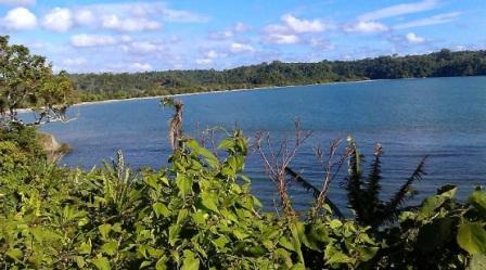 Pantai Ranca Babakan, 1. Wisata Hutan Payau (Mangrove), 2. Kampung Laut Cilacap, 3. Benteng Pendhem Cilacap, 4. Benteng Karang Bolong, 5. Gunung Srandil Cilacap, 6. Gunung Selok, 7. Pantai Jetis, 8. Pantai Teluk Penyu, 9. Pantai Permisan Cilacap, 10. Pantai Kalipat, 11. Pantai Kali Kencana, 12. Pantai Karang Pandan, 13. Pantai Widara Payung, 14. Waduk Kubang Kangkung, 15. Curug Cimandaway, 16. Hutan Pinus Karanggedang, 17. Desa Matenggeng, 18. Masjid Batu Taman Hati, 19. Alun-Alun Majenang, 20. Pura Mandara Giri Gunung Selok, 21. Air Terjun Citepus, 22. Banyu Pratama, 23. Waterpark Tirta Mas, 24. Alun-Alun Kroya, 25. Museum Susilo Soedarman, 26. Pantai Srandil, 27. Bumi Perkemahan Jambusari, 28. Pemandian Air Panas Cipari, 29. Pantai Ketapang Indah, 31. Pantai Sodong, 32. Pantai Cemara Sewu, 33. Curug Mandala, 34. Pantai Pasir Putih, 35. Pantai Singkil Karang Pakis, 36. Pantai Ranca Babakan