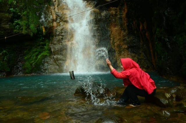 Karena bagian tengah kolam Curug Cigamea cukup dalam, wisatawan dapat berendam atau bermain air dan merasakan kesegaran alirannya via Instagram.com @nadamulya12, 1. Goa Agung Garunggang, 2. Taman Sakura, 3. Curug Cigamea, 4. Curug Leuwi Hejo, 5. Curug Ciburial, 6. Curug Leuwi Lieuk, 7. Taman Safari, 8. Bukit Alesano, 9. Taman Wisata Matahari, 10. Sungai Cisadane, 11. Air Panas Tirta Sanita Ciseeng, 12. Warso Farm, 13. Taman Bunga Nusantara, 14. The Highland Park Resort